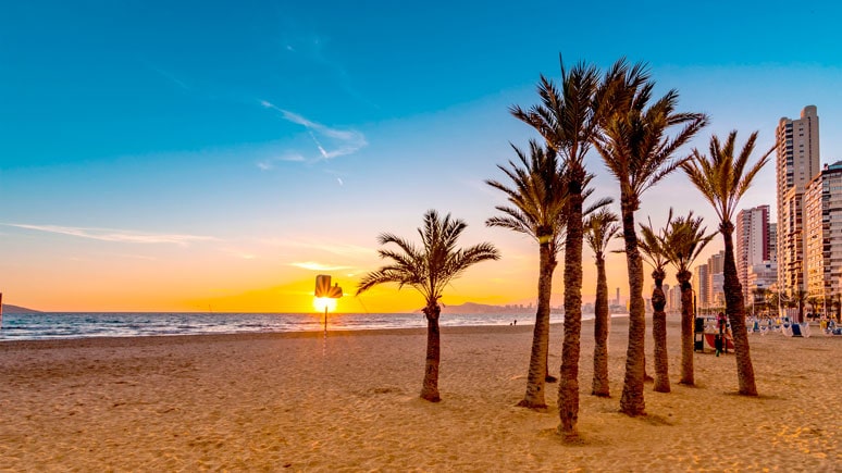 Bonito atardecer en Benidorm