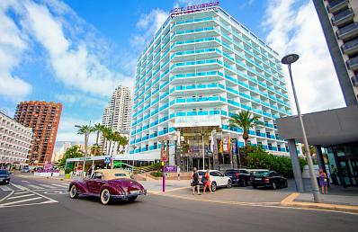 Entrada del hotel Calypso Benidorm