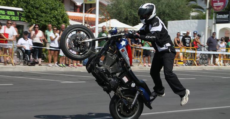 Stunt Show en la Reunión Harley Davidson y Custom Stunt Show por Edu Rodríguez en Alcocéber