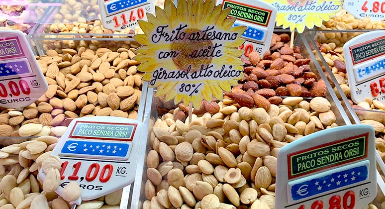 Almendras mercado de abastos de Alicante