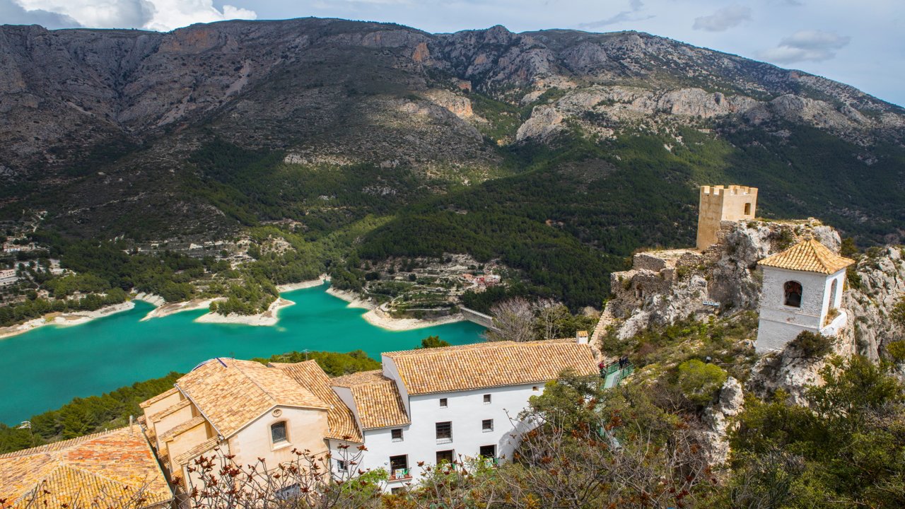 Vistas al pantano desde el castillo de Guadalest