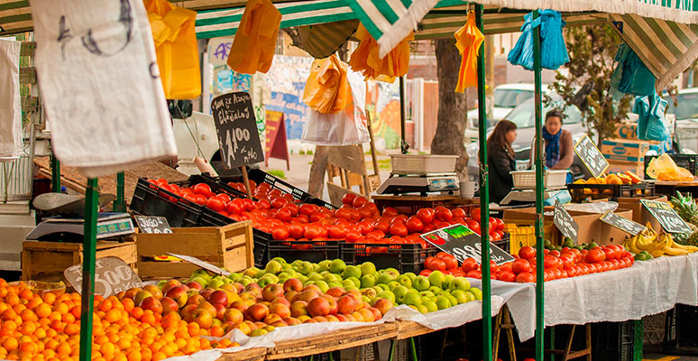 Fruta y verdura en los mercadillos de Benidorm