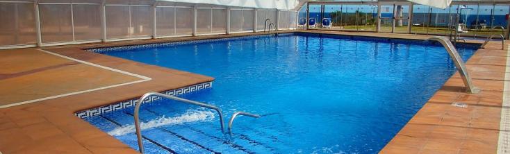 piscina climatizada en hotel marina playa de mojácar