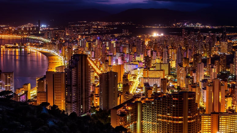 Skyline nocturno de Benidorm