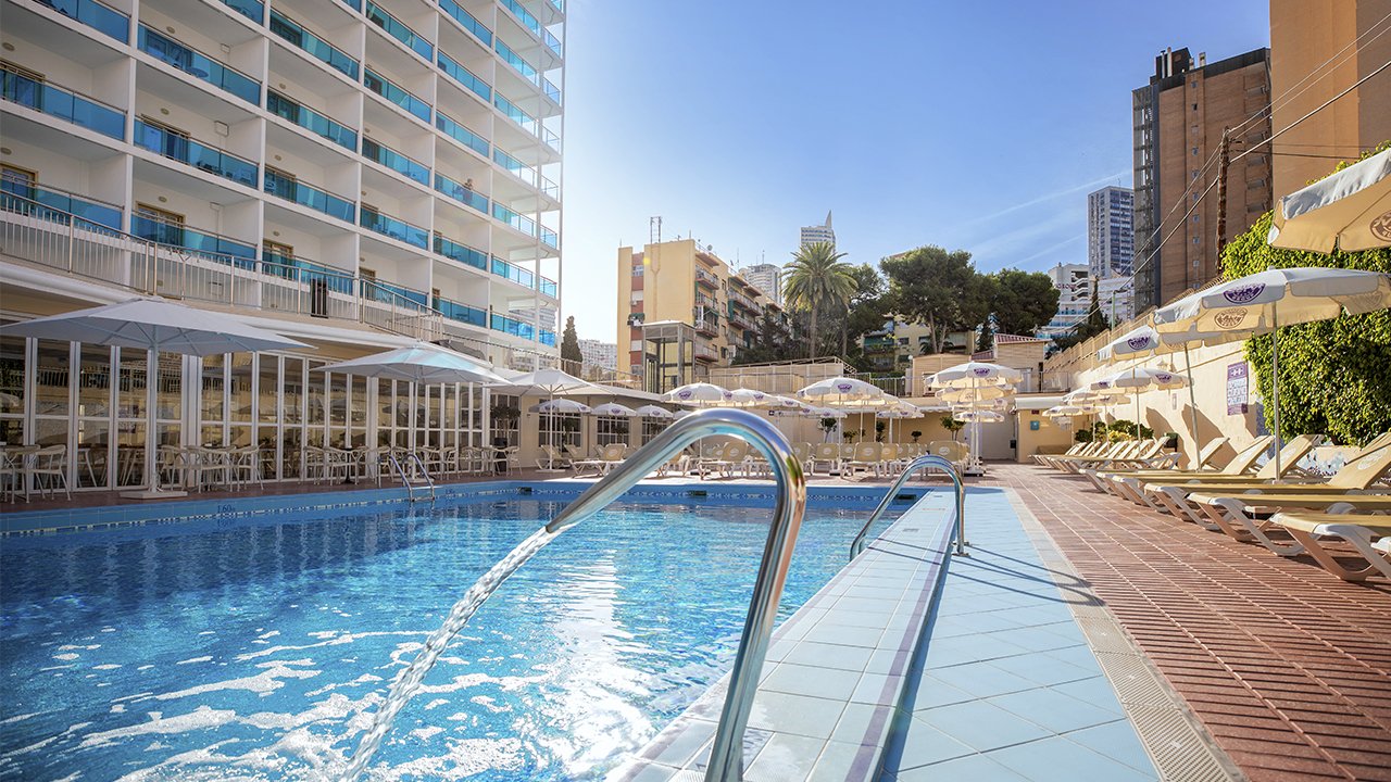 Piscina climatizada exterior