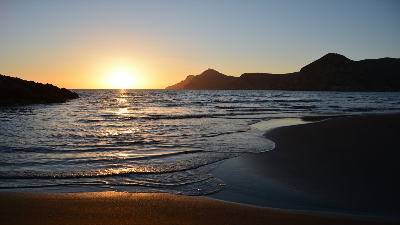 Playa de Portman al anochecer 