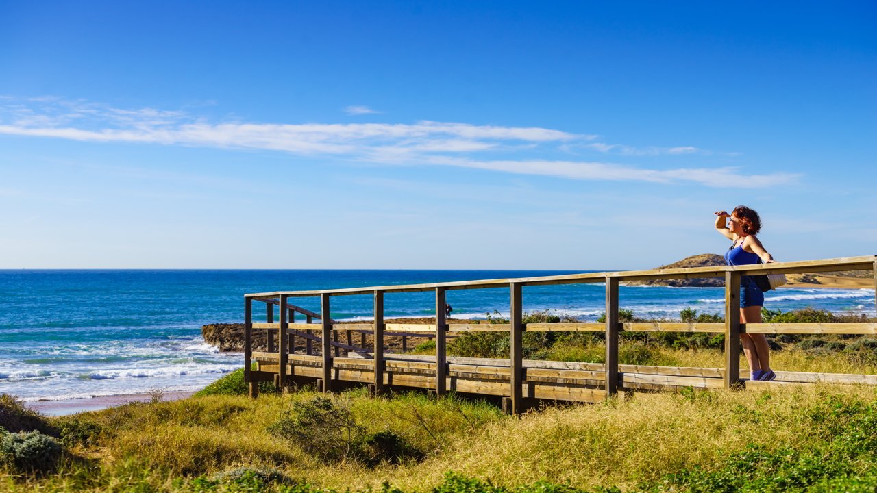 Pasarela de acceso a las playas de Calblanque