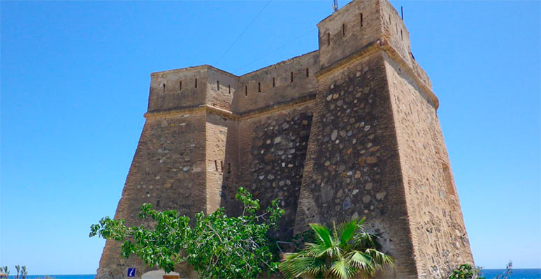 Torre de Villaricos en la Costa de almería