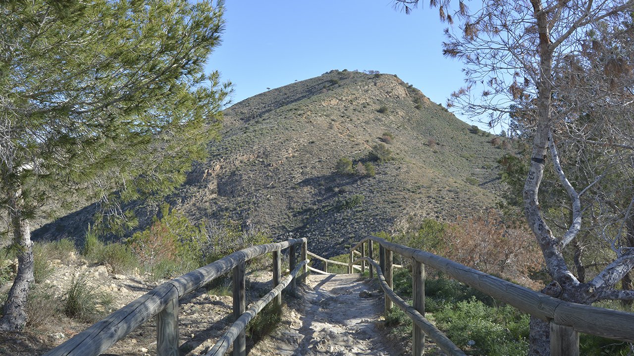camino a la cruz de Benidorm